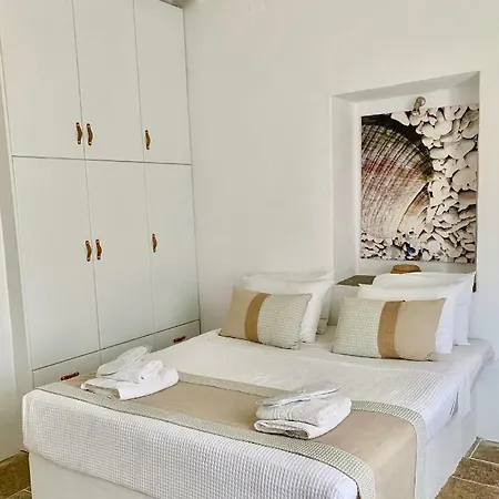 Дом отдыха Plakoto House *